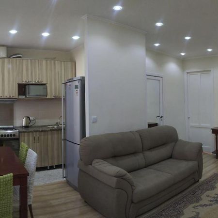 Aura On Erkindik Boulevard Bishkek Ngoại thất bức ảnh
