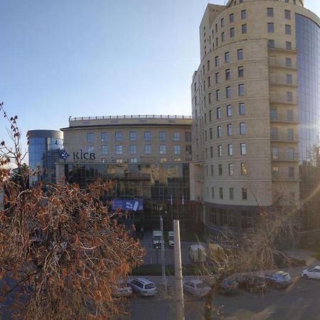 Aura On Erkindik Boulevard Bishkek Ngoại thất bức ảnh