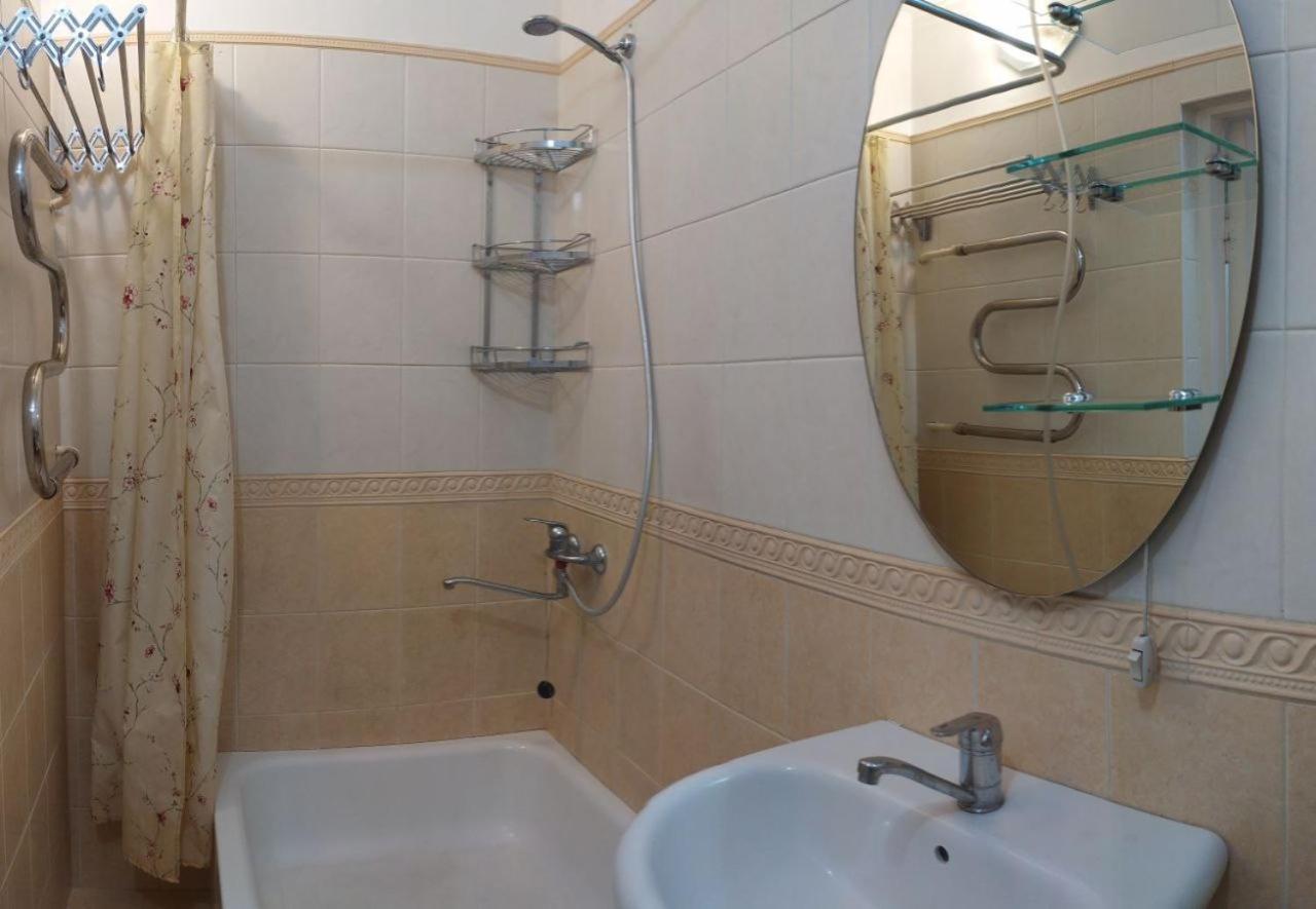 Aura On Erkindik Boulevard Bishkek Ngoại thất bức ảnh
