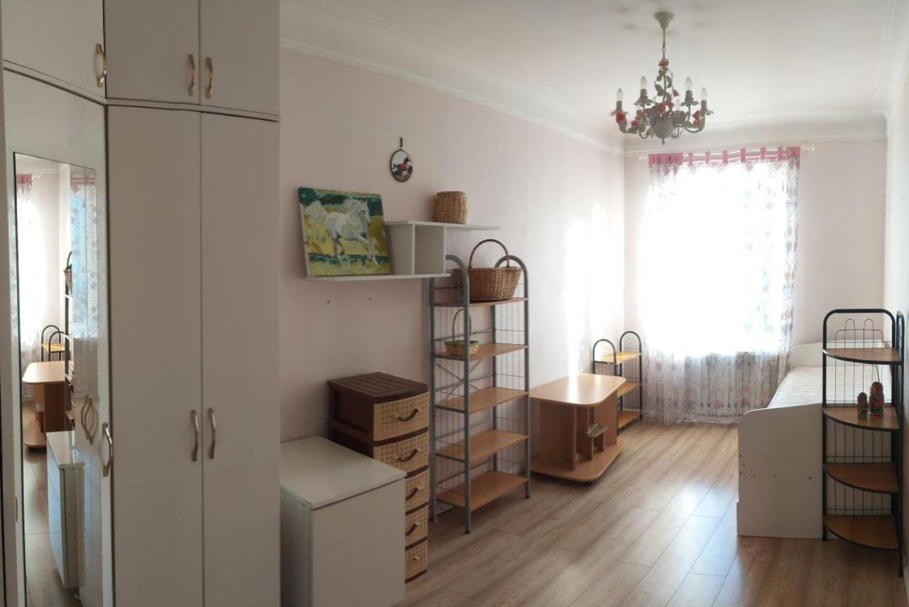 Aura On Erkindik Boulevard Bishkek Ngoại thất bức ảnh